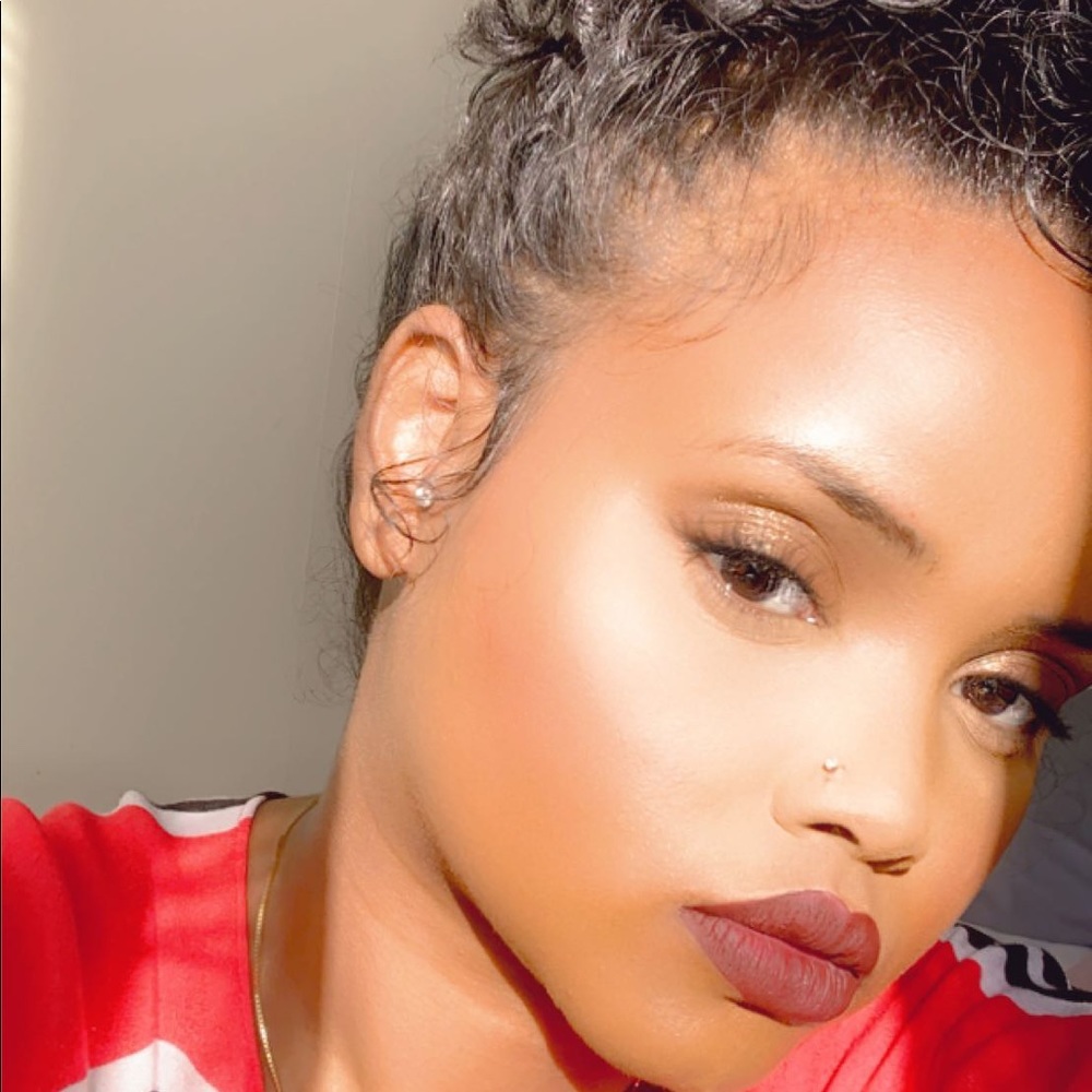 Meet your Posher, Rabia